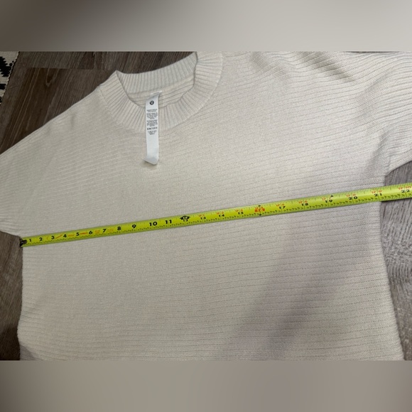 Lululemon Silk Blend Cable Pullover Crewneck Sweater Small - Picture 6 of 8